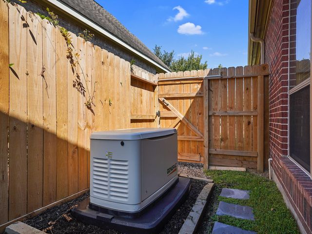 2898 Woodland Glen Lane, Conroe, TX 77385