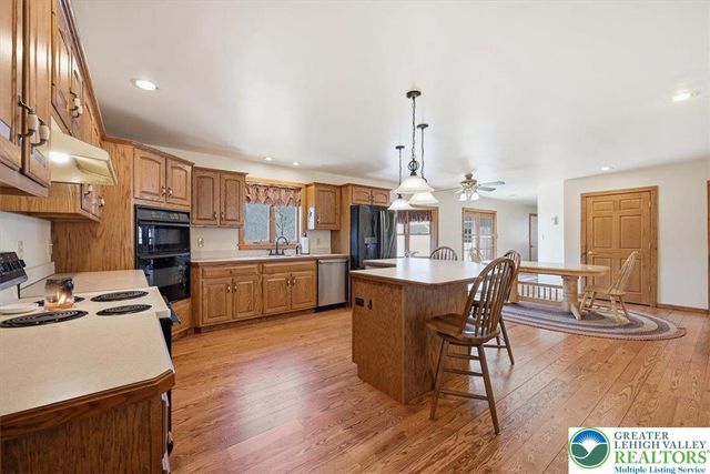 120 Benfield Road, Longswamp Twp, PA 18062