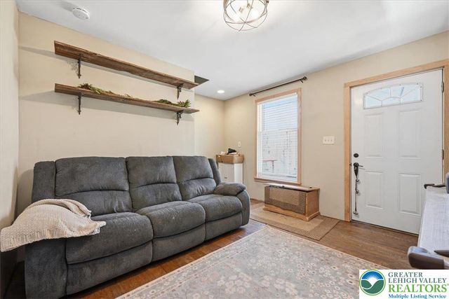 120 Benfield Road, Longswamp Twp, PA 18062