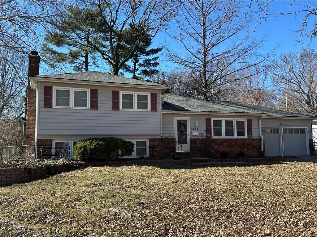 9624 Woodson Drive, Overland Park, KS 66207