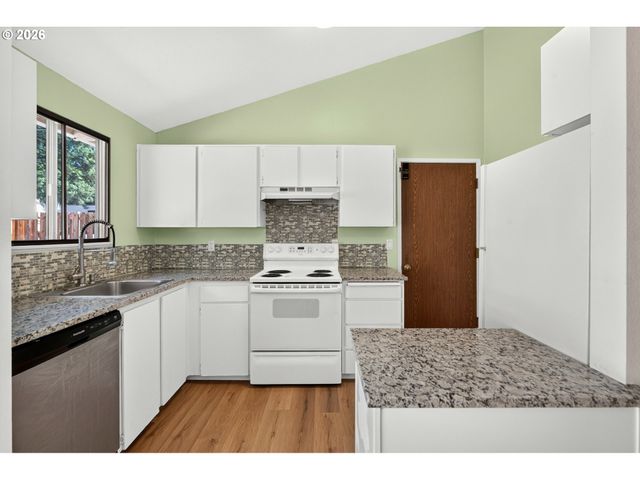 8505 Sw OAK St, Portland, OR 97223