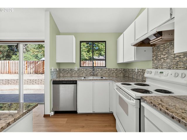8505 Sw OAK St, Portland, OR 97223