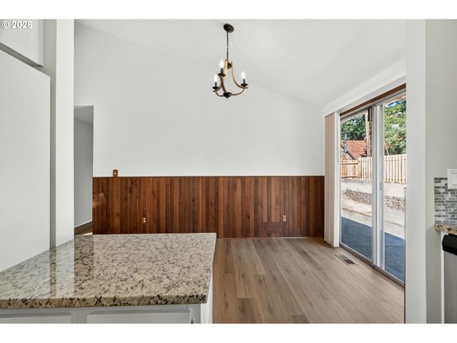 8505 Sw OAK St, Portland, OR 97223