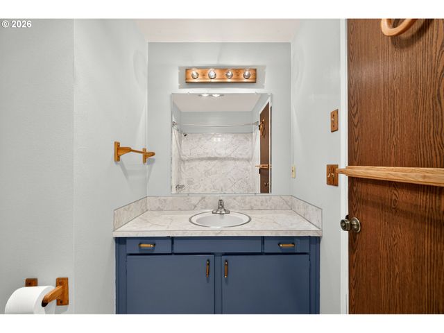 8505 Sw OAK St, Portland, OR 97223
