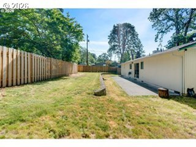 8505 Sw OAK St, Portland, OR 97223