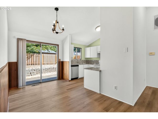 8505 Sw OAK St, Portland, OR 97223