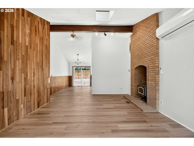 8505 Sw OAK St, Portland, OR 97223