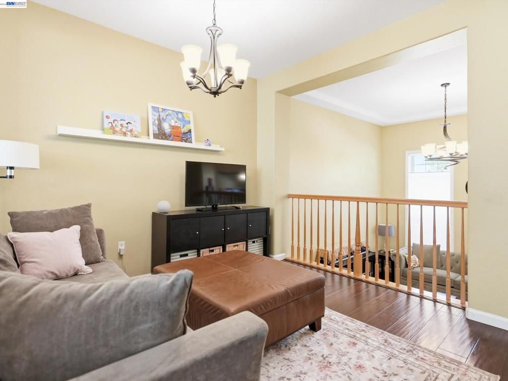 Image 13 of property listing at 3760 Central Pkwy, Dublin, CA 94568