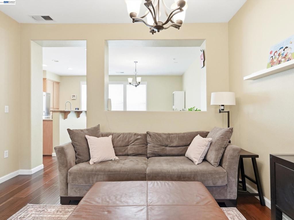 Image 14 of property listing at 3760 Central Pkwy, Dublin, CA 94568