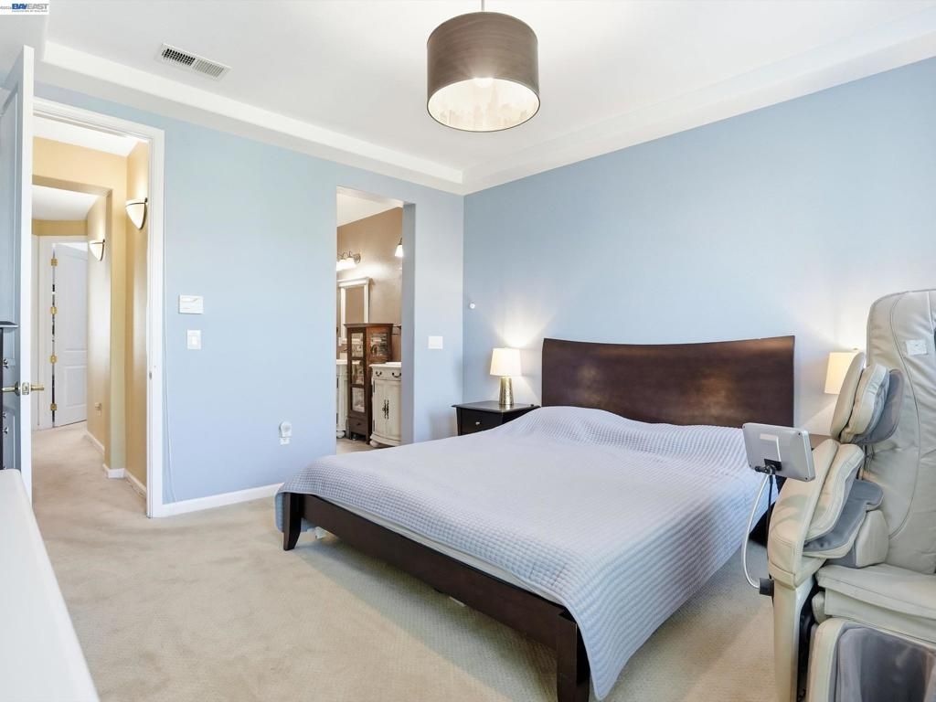 Image 23 of property listing at 3760 Central Pkwy, Dublin, CA 94568