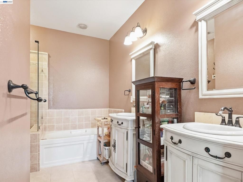 Image 25 of property listing at 3760 Central Pkwy, Dublin, CA 94568