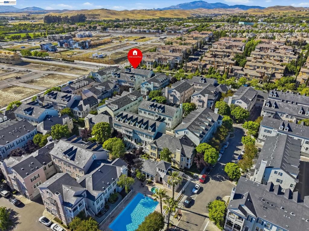 Image 3 of property listing at 3760 Central Pkwy, Dublin, CA 94568