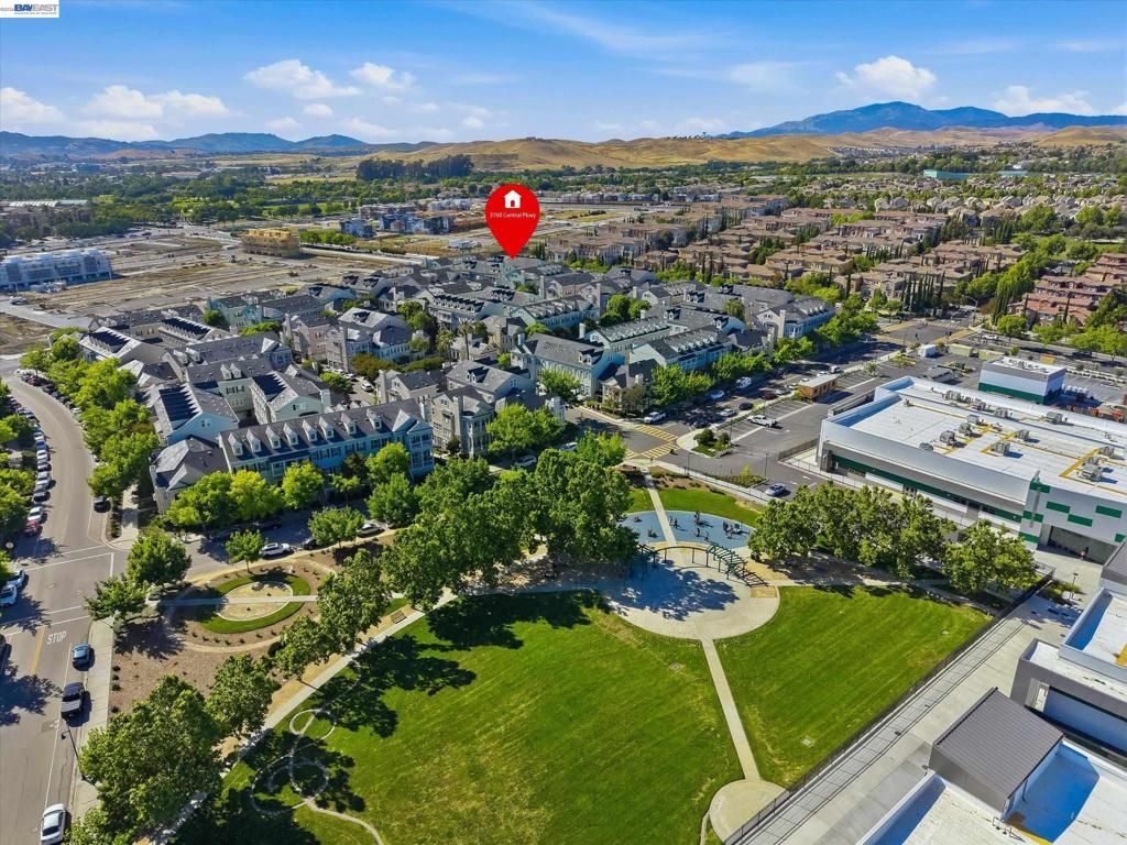Image 4 of property listing at 3760 Central Pkwy, Dublin, CA 94568