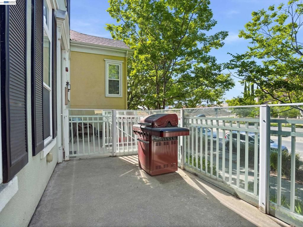 Image 40 of property listing at 3760 Central Pkwy, Dublin, CA 94568