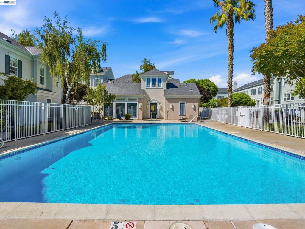 Image 43 of property listing at 3760 Central Pkwy, Dublin, CA 94568