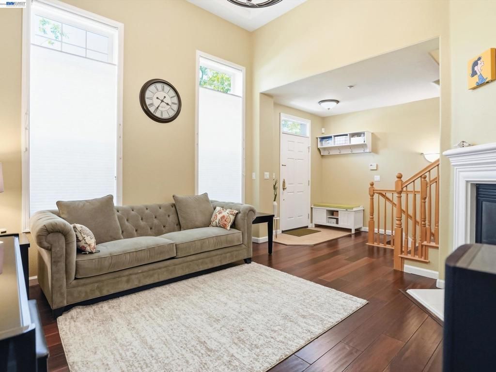 Image 9 of property listing at 3760 Central Pkwy, Dublin, CA 94568