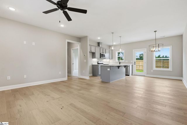 102 9th Street, Greenville, SC 29611