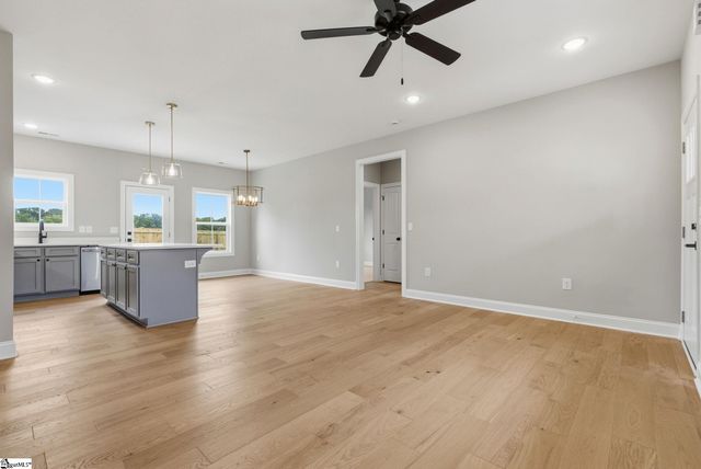 102 9th Street, Greenville, SC 29611