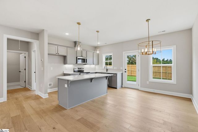 102 9th Street, Greenville, SC 29611