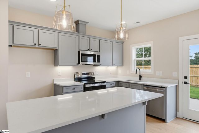 102 9th Street, Greenville, SC 29611