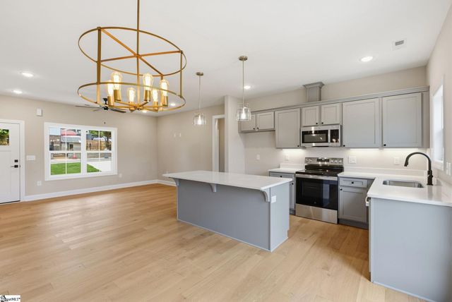 102 9th Street, Greenville, SC 29611
