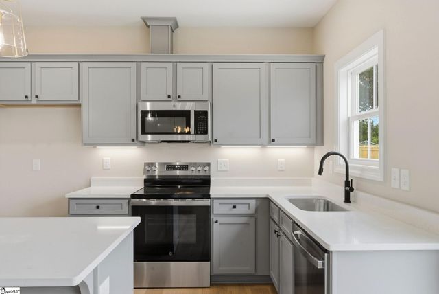 102 9th Street, Greenville, SC 29611