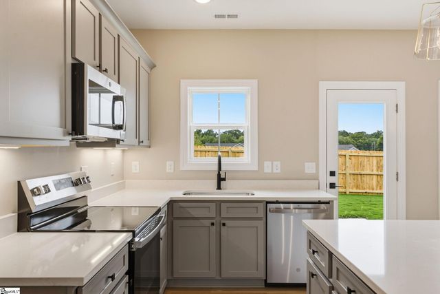 102 9th Street, Greenville, SC 29611