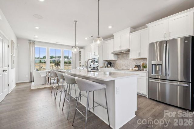 1904 Alexander Village Main Drive, Charlotte, NC 28262