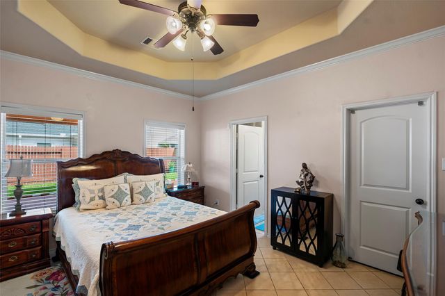 2031 Beacon Chase Court, Spring, TX 77373