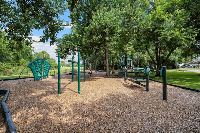 2031 Beacon Chase Court, Spring, TX 77373