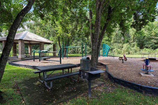 2031 Beacon Chase Court, Spring, TX 77373