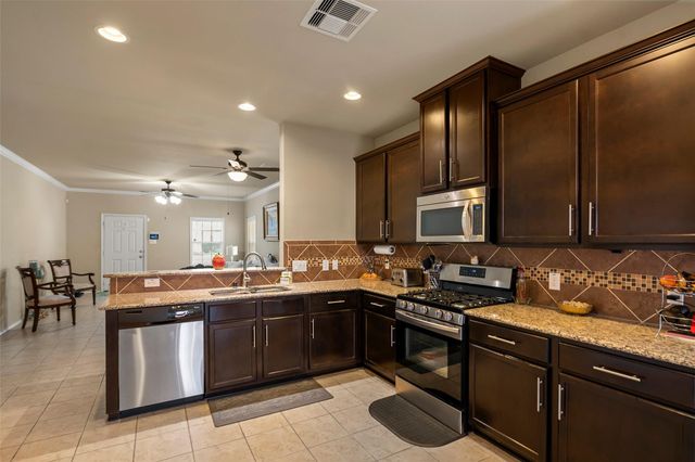 2031 Beacon Chase Court, Spring, TX 77373