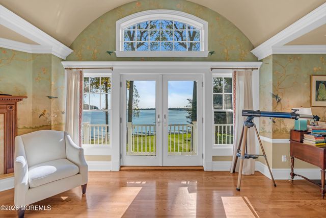 942 Navesink River Road, Middletown, NJ 07760