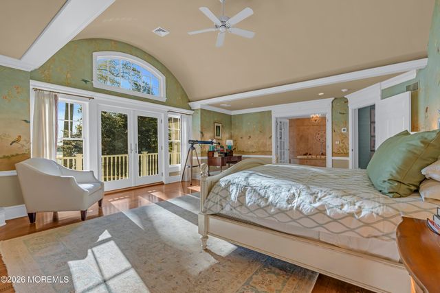942 Navesink River Road, Middletown, NJ 07760