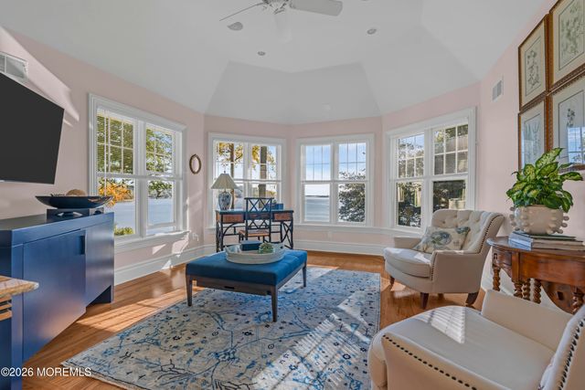 942 Navesink River Road, Middletown, NJ 07760