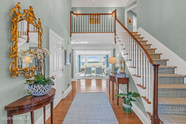 942 Navesink River Road, Middletown, NJ 07760