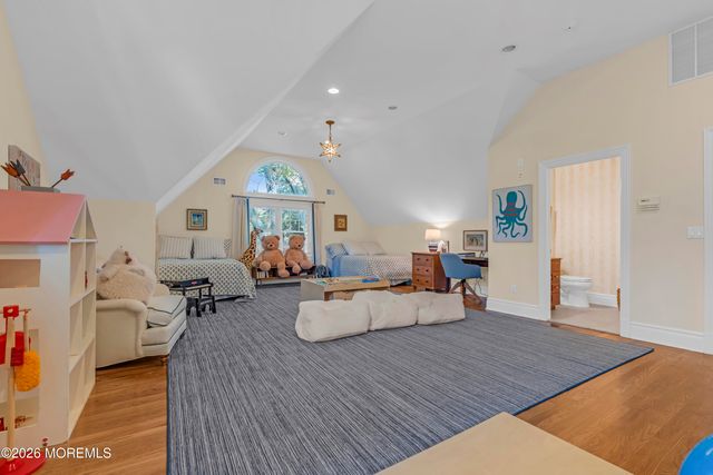 942 Navesink River Road, Middletown, NJ 07760