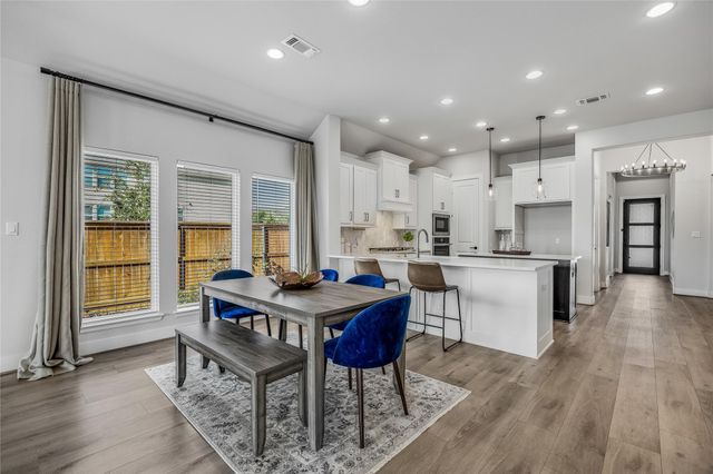 200 Green Knoll LN, Georgetown, TX 78628