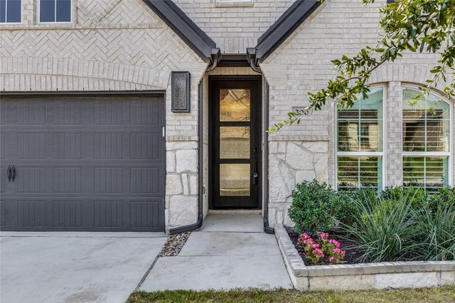 200 Green Knoll LN, Georgetown, TX 78628