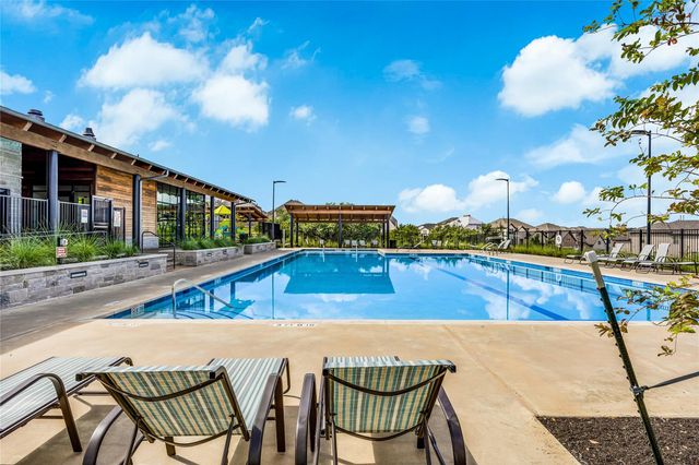 200 Green Knoll LN, Georgetown, TX 78628