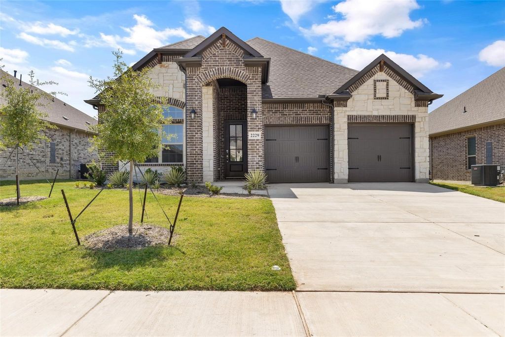 2229 Windy Hill Lane, Waxahachie, TX 75167