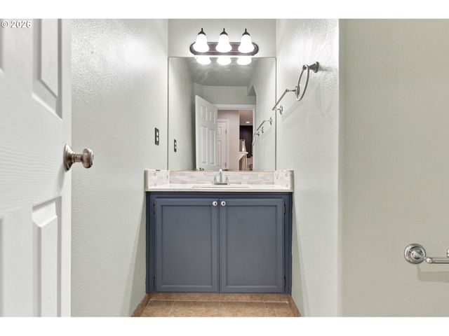 15231 Nw SWEETGALE Ln, Portland, OR 97229