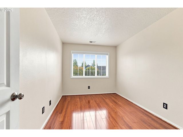 15231 Nw SWEETGALE Ln, Portland, OR 97229