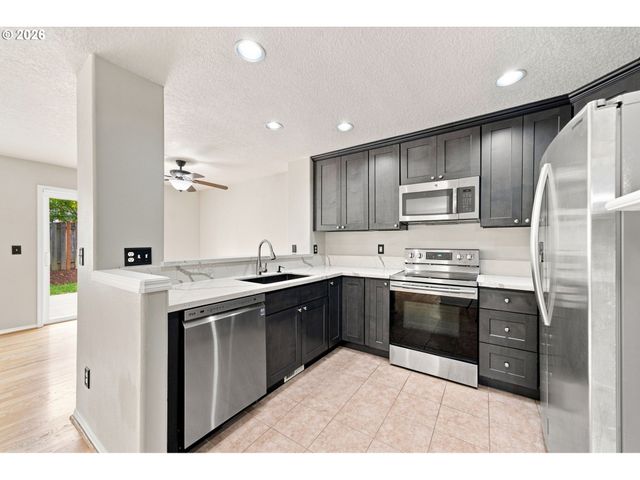 15231 Nw SWEETGALE Ln, Portland, OR 97229