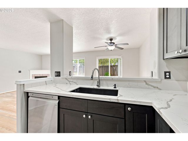 15231 Nw SWEETGALE Ln, Portland, OR 97229