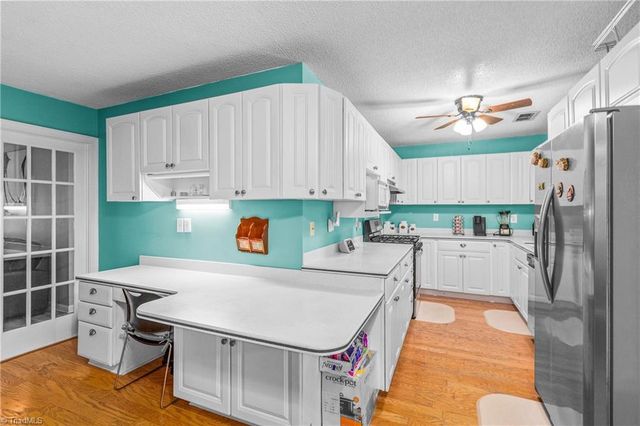 1320 Pebblebrook Road, Winston-salem, NC 27105