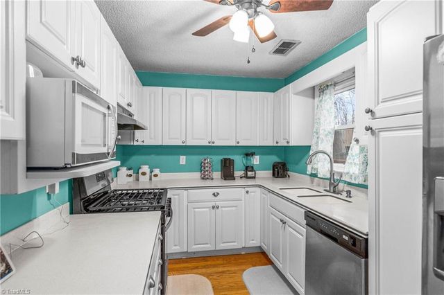 1320 Pebblebrook Road, Winston-salem, NC 27105