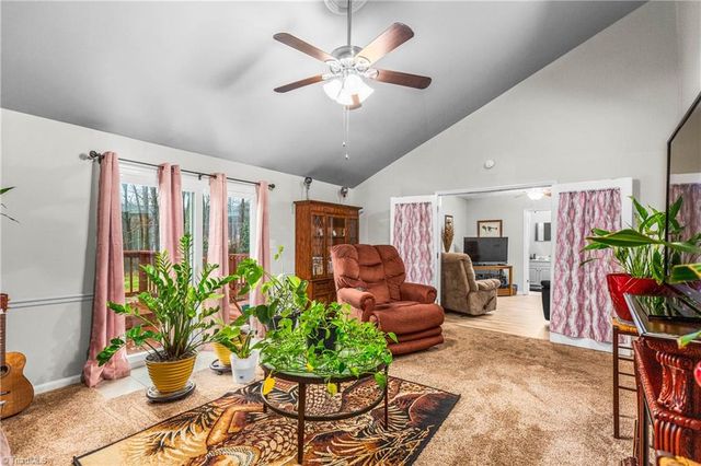 1320 Pebblebrook Road, Winston-salem, NC 27105