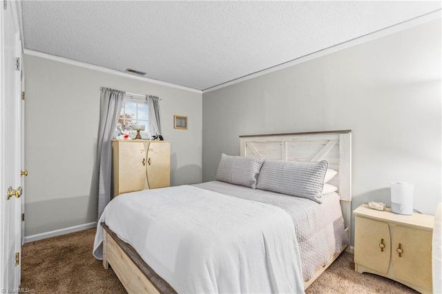 1320 Pebblebrook Road, Winston-salem, NC 27105