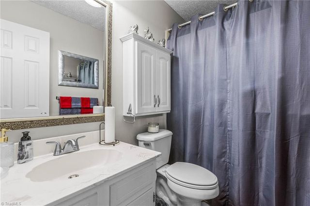 1320 Pebblebrook Road, Winston-salem, NC 27105